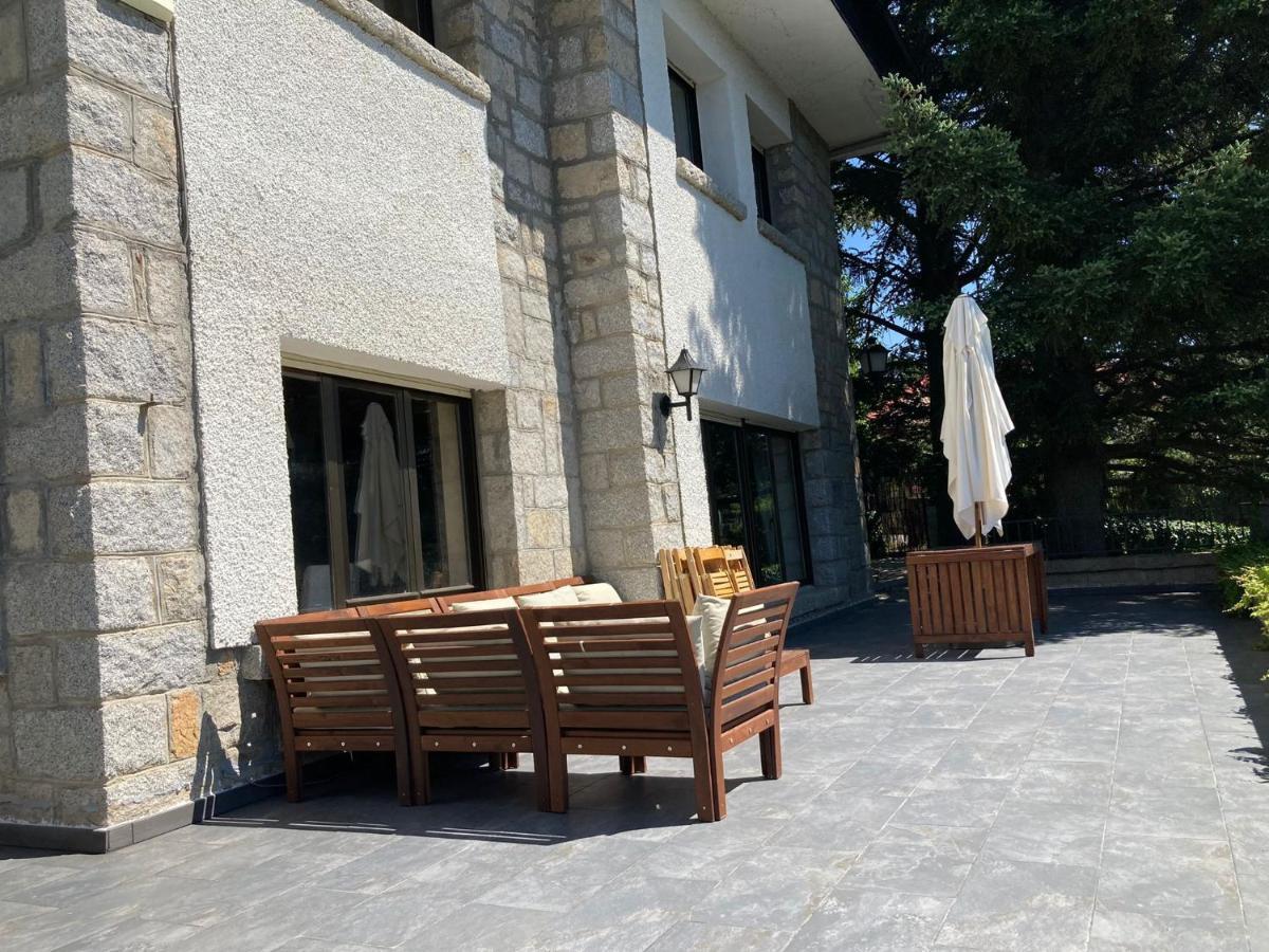 Los Cedros, Gran Chalet Con Piscina Y Apartamento En นาวาเซร์ราดา ภายนอก รูปภาพ